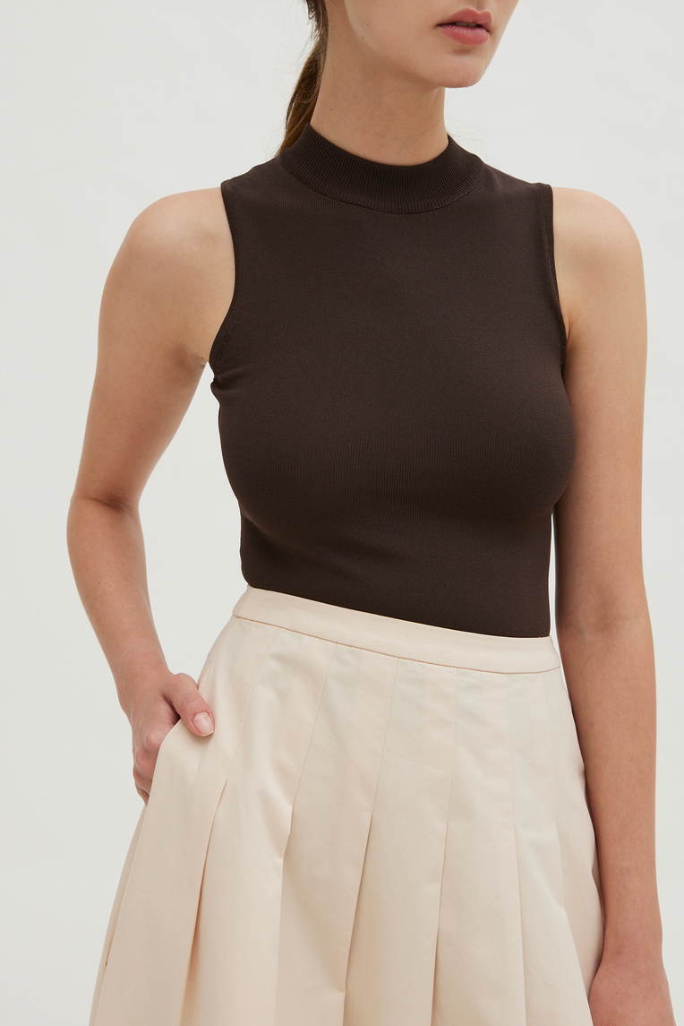 Sleeveless High-Neck Knit