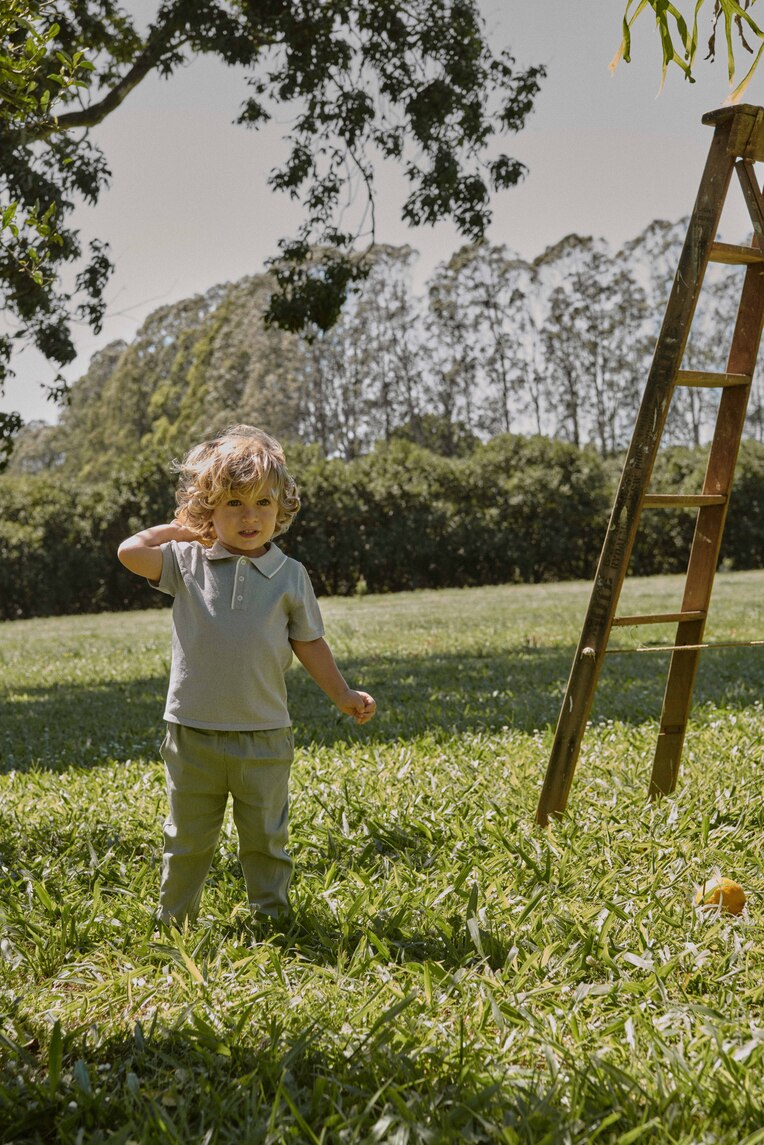 Contrast Collared Knit Top