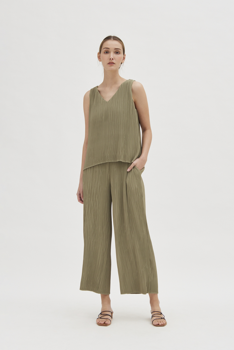 Shifted Misty Pleats Pleated Top