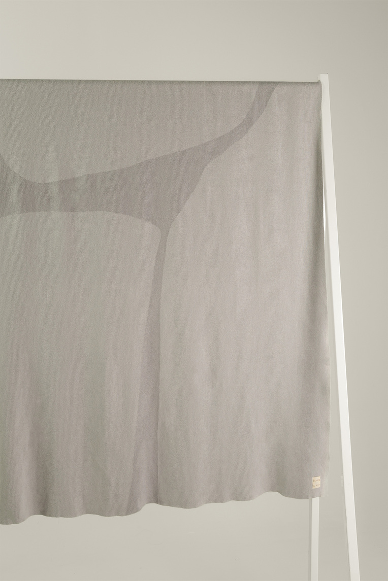 Pebble Knitted Throw Blanket