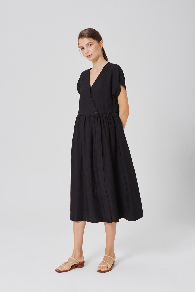 [Online Exclusive] Textured Rayon Wrap Dress
