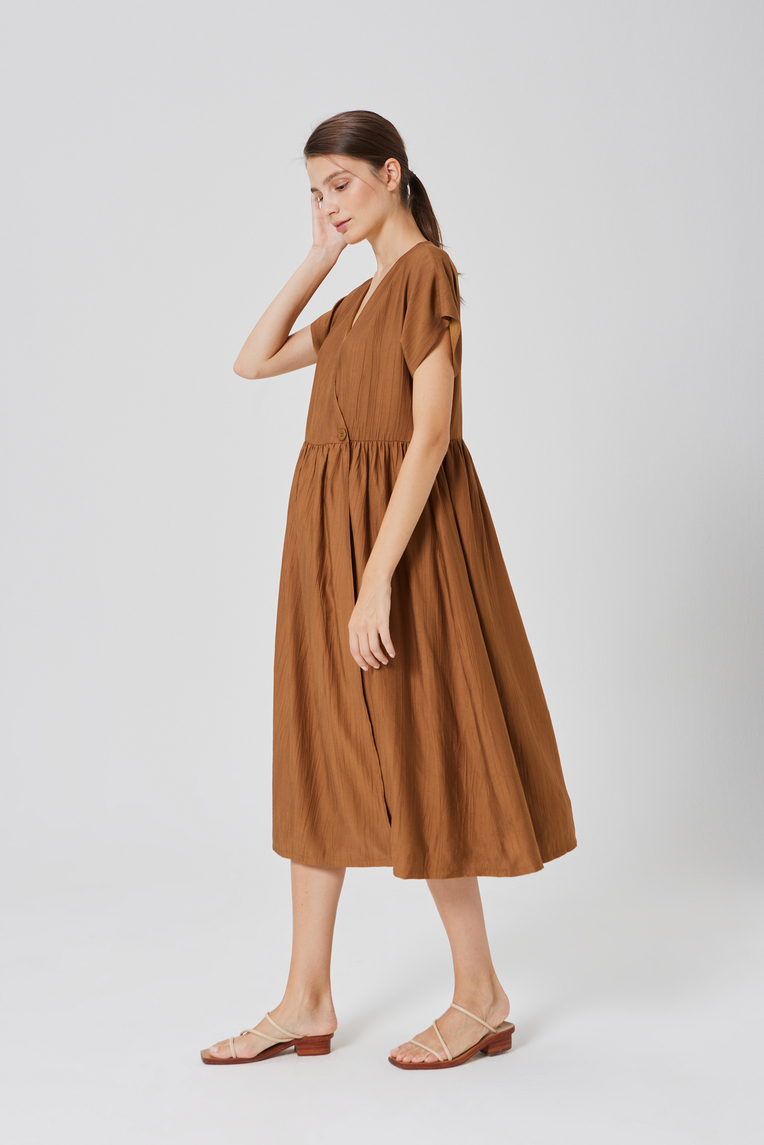 [Online Exclusive] Textured Rayon Wrap Dress