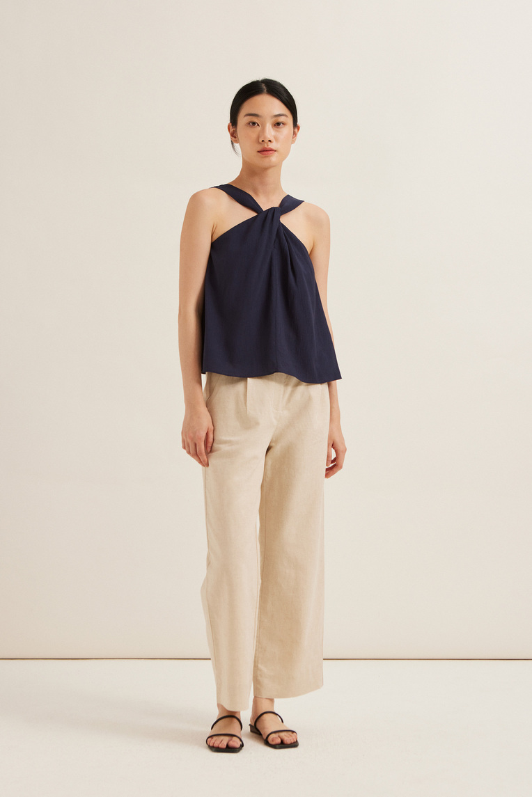 Two-Way Twist Knot Top