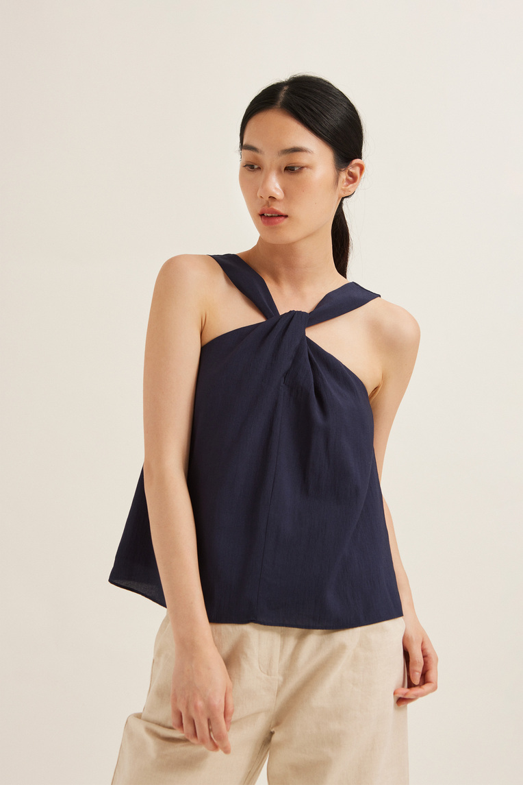 Two-Way Twist Knot Top