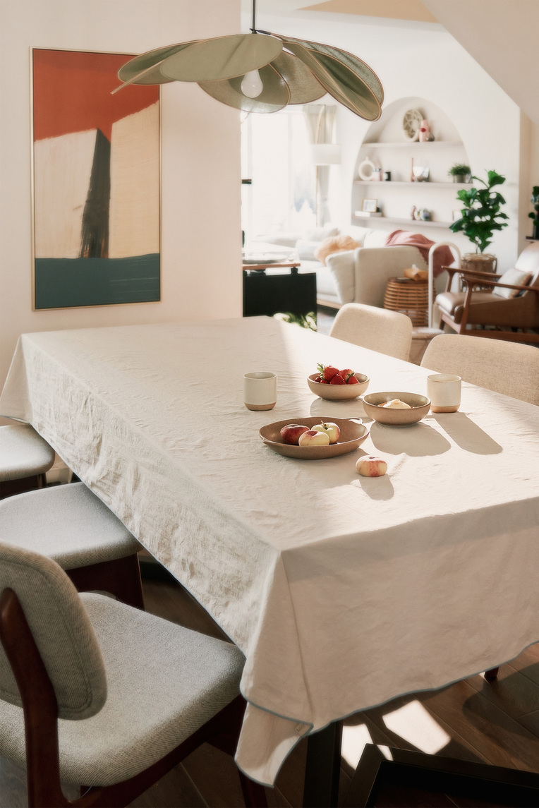 Textured Oversized Water-Resistant Tablecloth