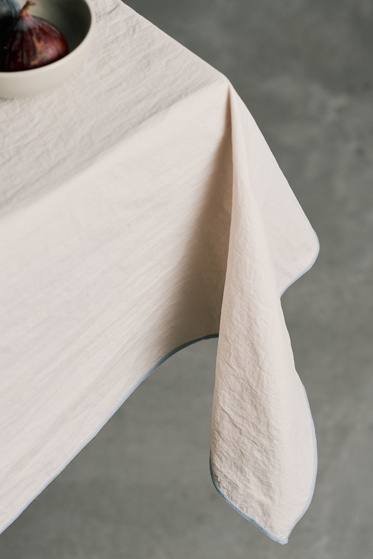 Textured Water-Resistant Tablecloth