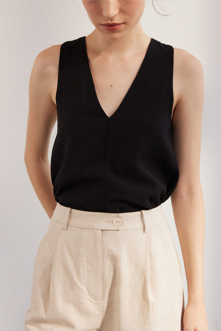 Two-Way Twist Knot Top