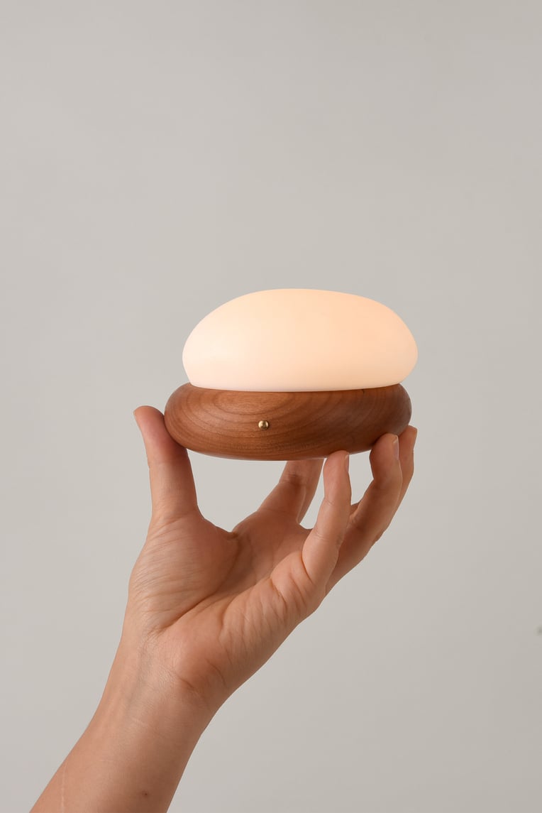 The Pebble Lamp