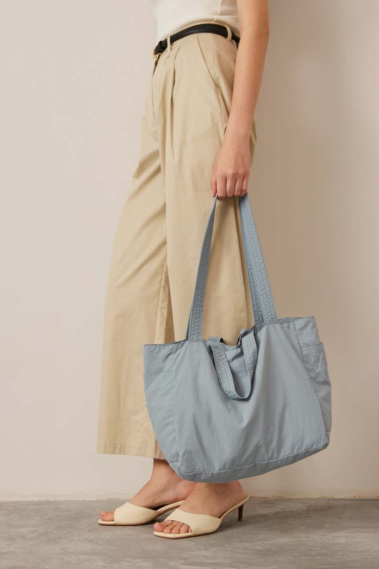 Water-Resistant Medium Weekender Carryall