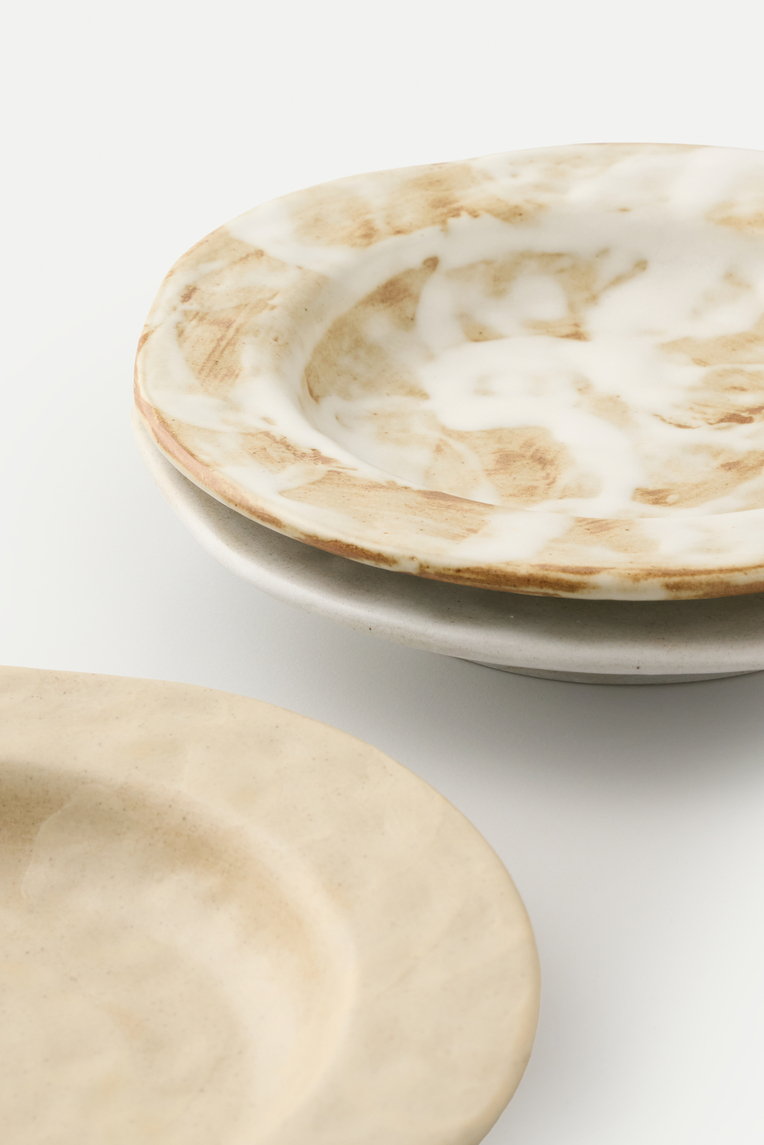 Organic Dimpled Wide-Rim Plate