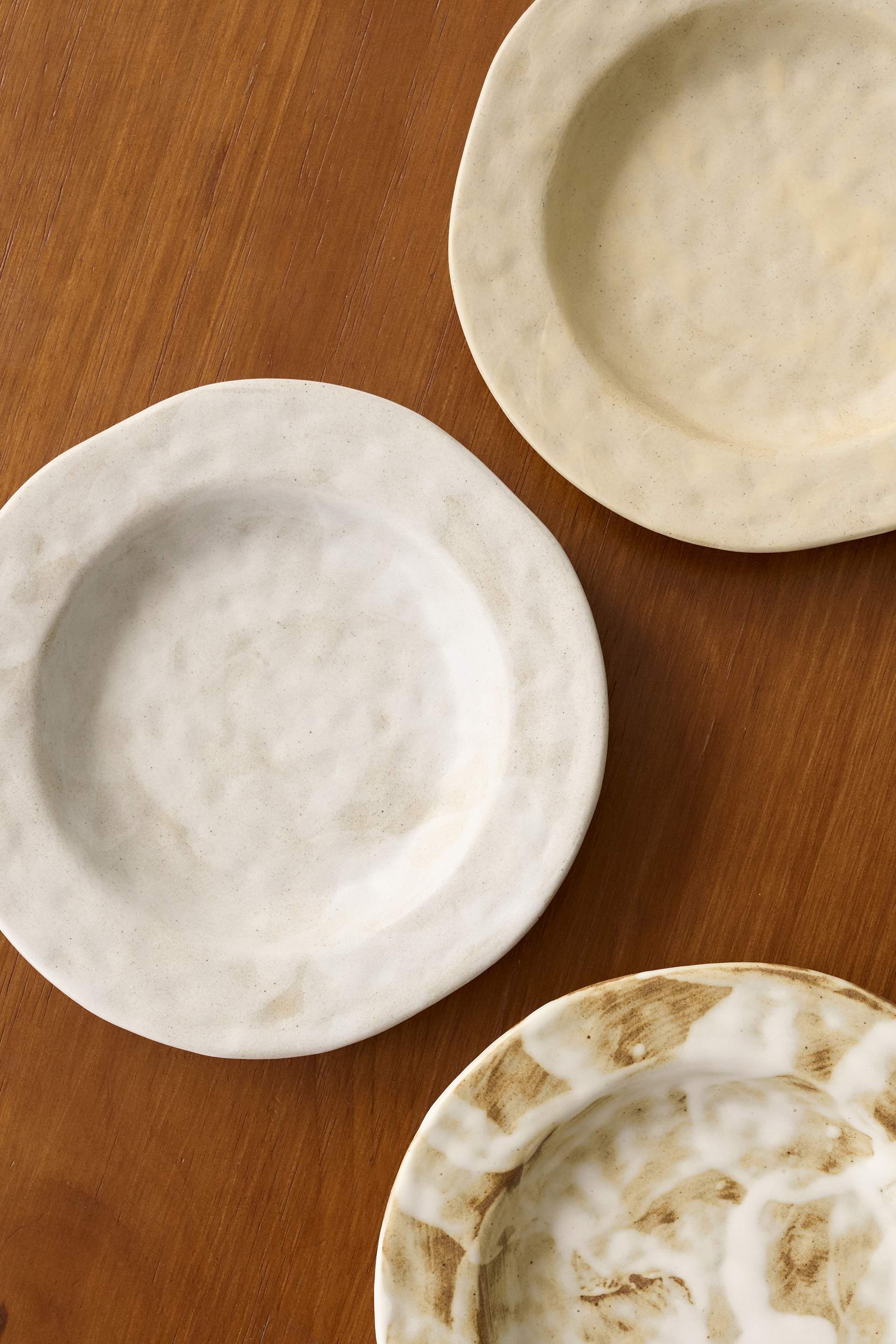 Organic Dimpled Wide-Rim Plate