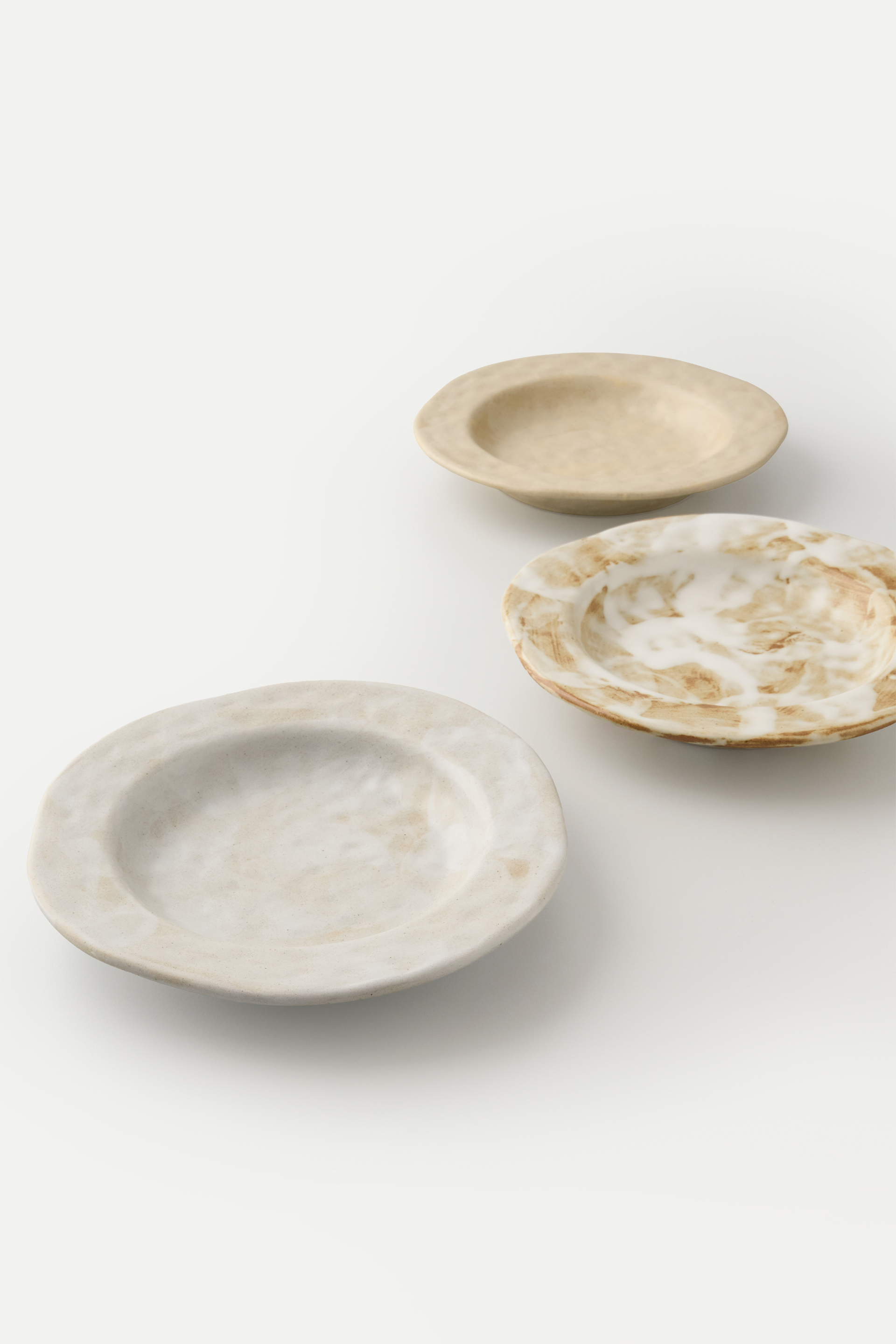 Organic Dimpled Wide-Rim Plate