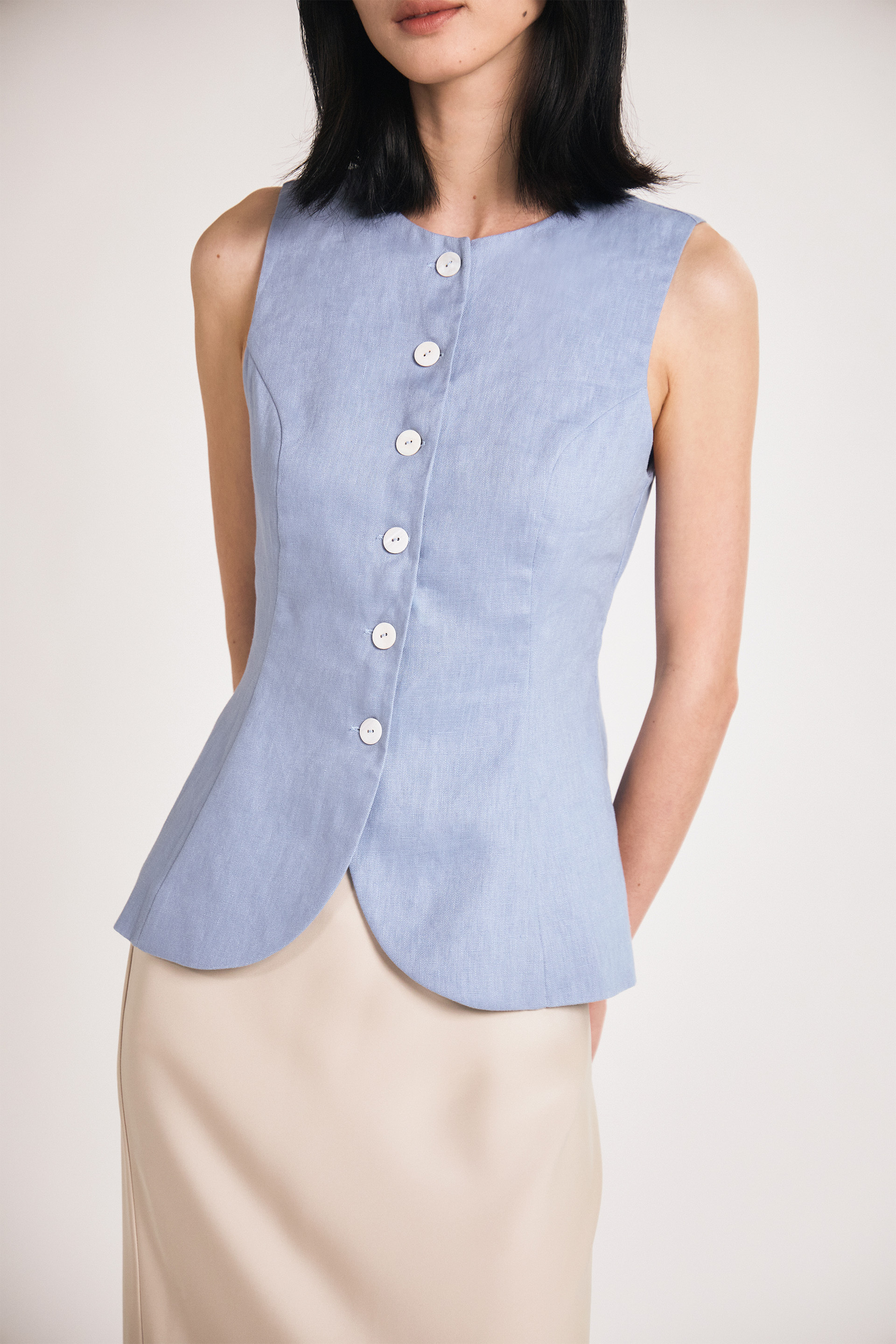Linen Curved-Hem Vest