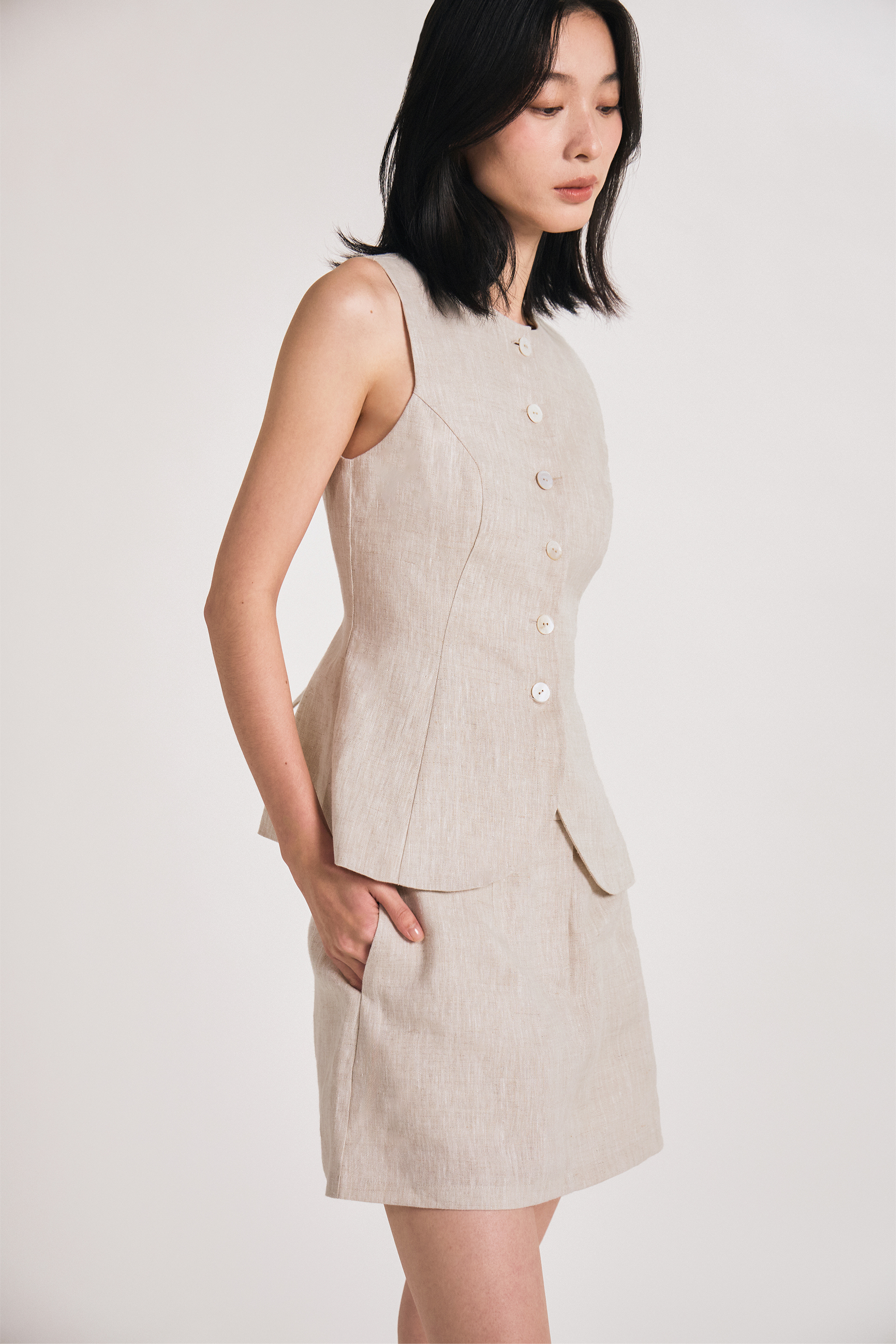 Linen Curved-Hem Vest