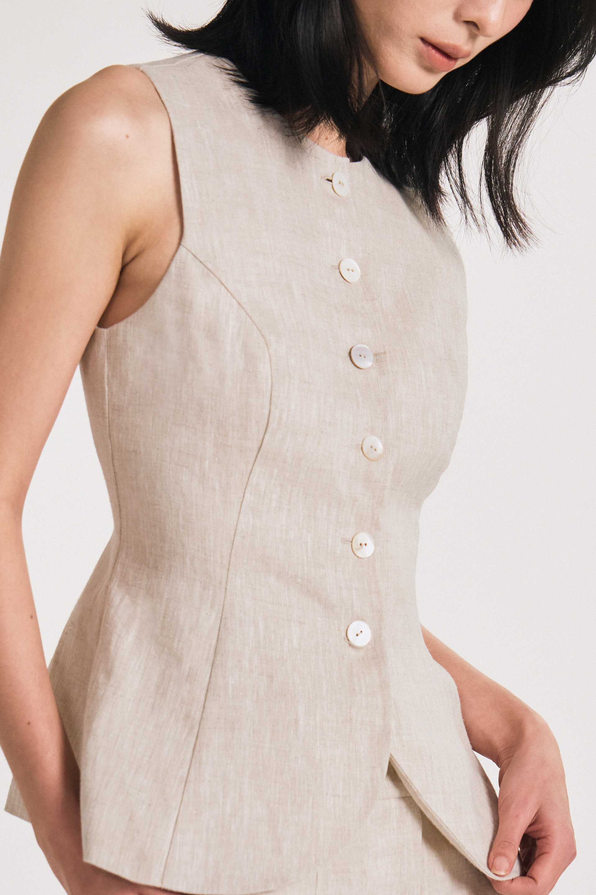 Linen Curved-Hem Vest