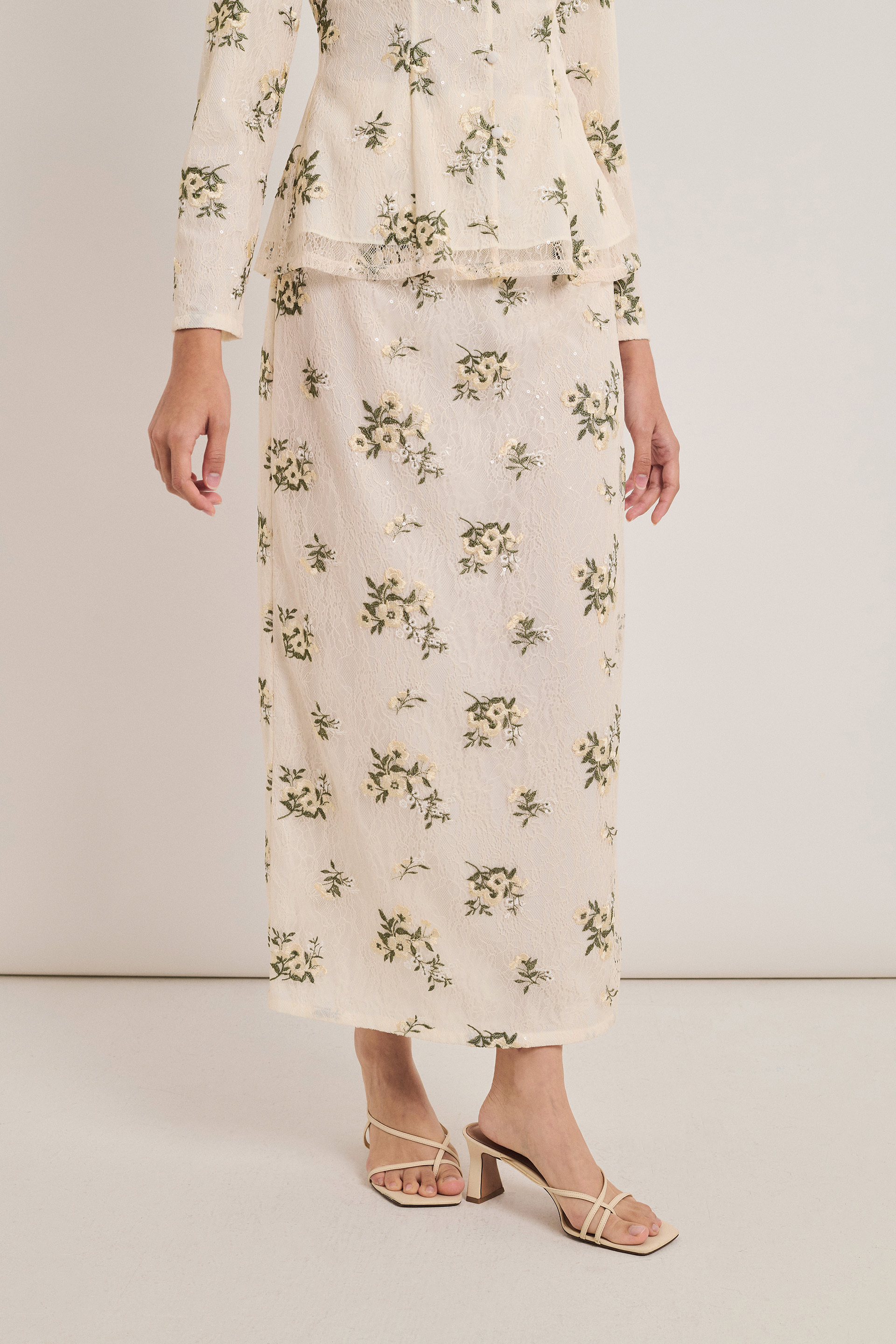 Kebaya Floral Lace Pencil Skirt