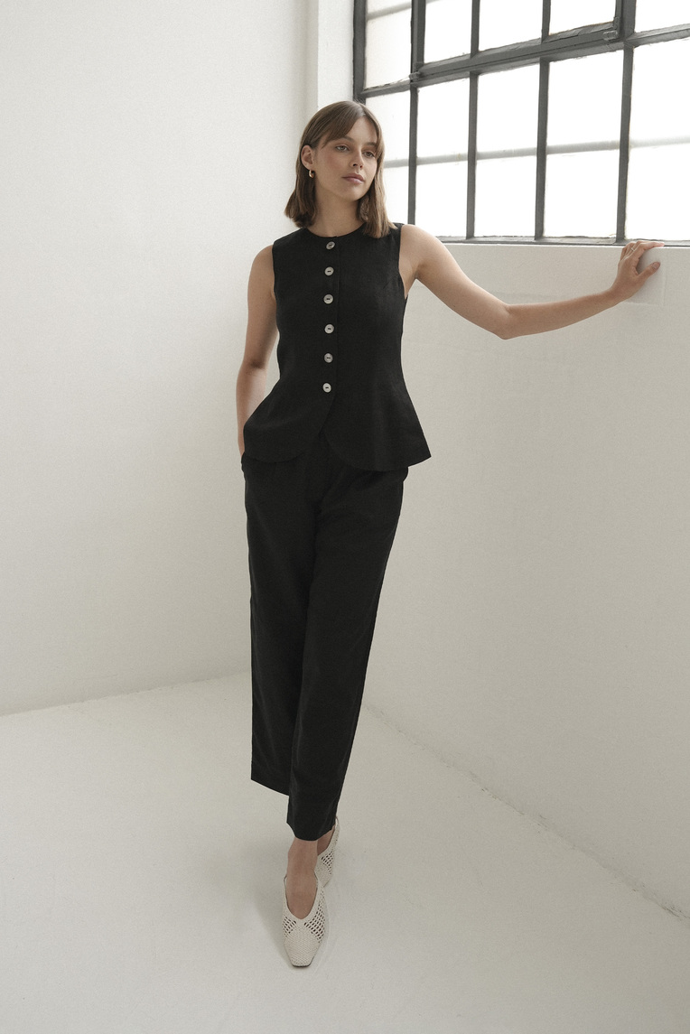 Linen Curved-Hem Vest