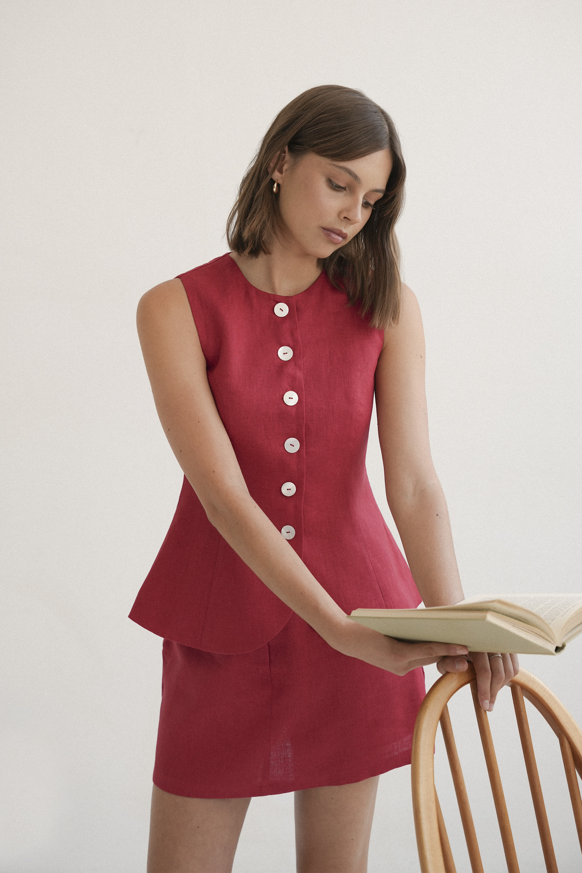 Linen Curved-Hem Vest