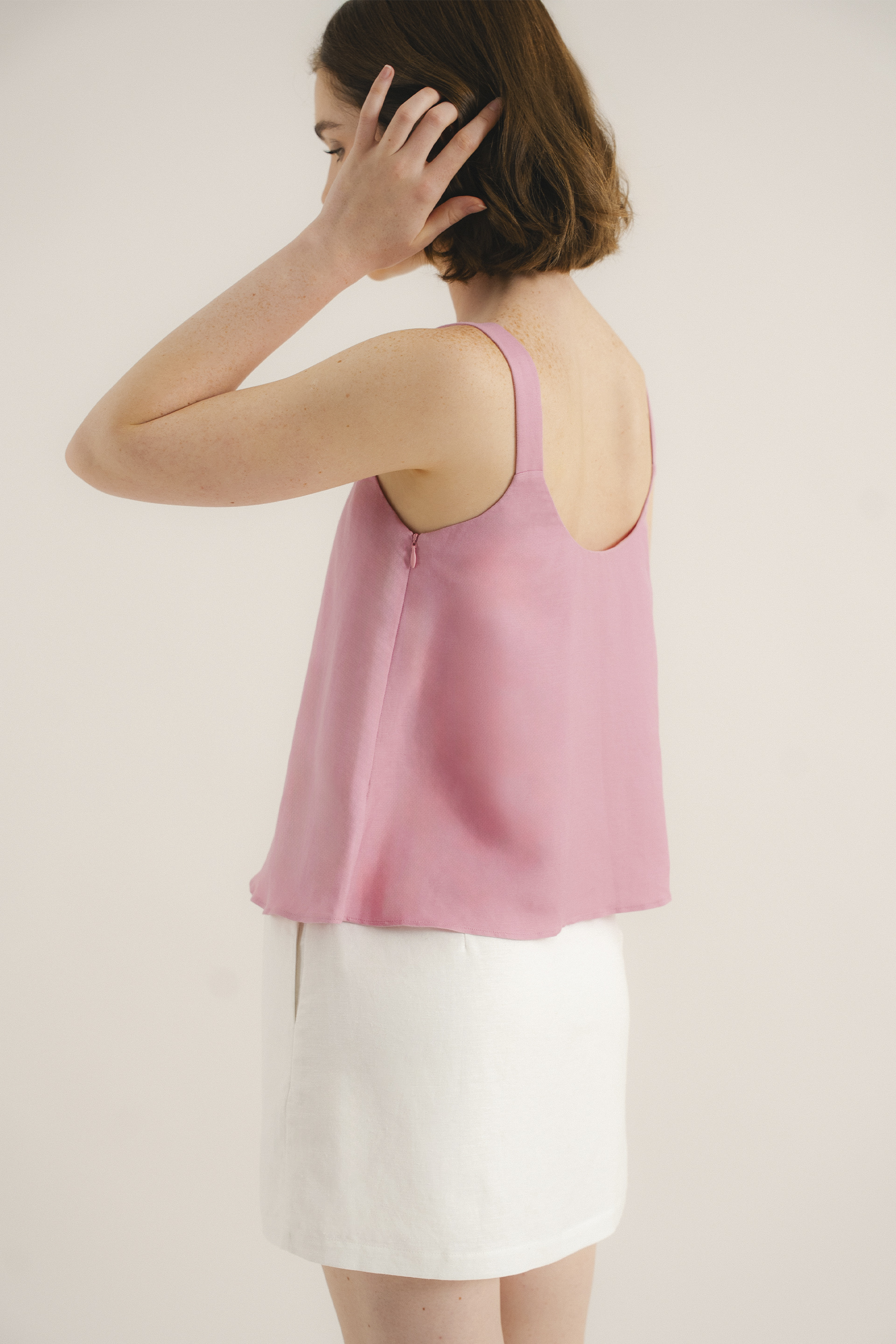 Linen Scoop-Neck Top