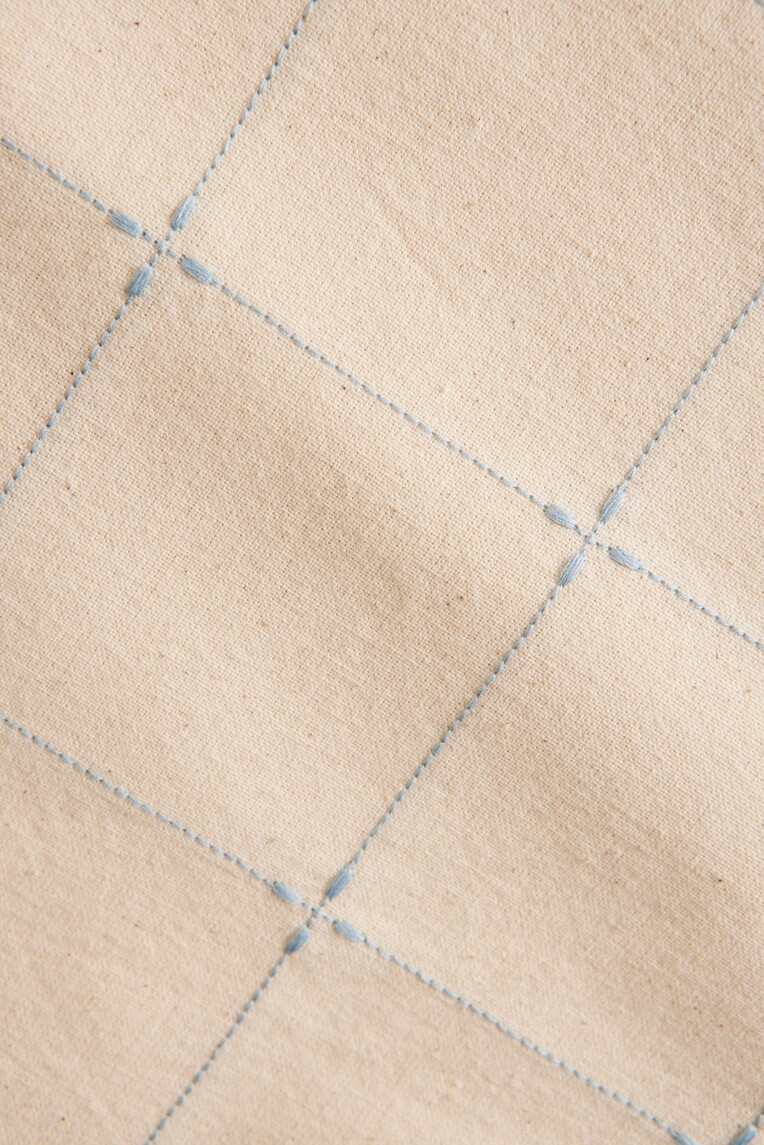 Scalloped-Edge Placemat Set
