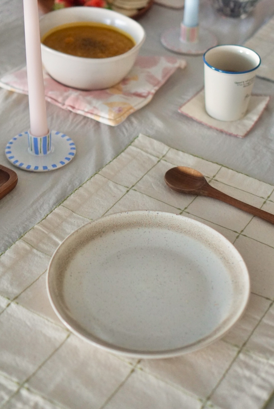 Scalloped-Edge Placemat Set