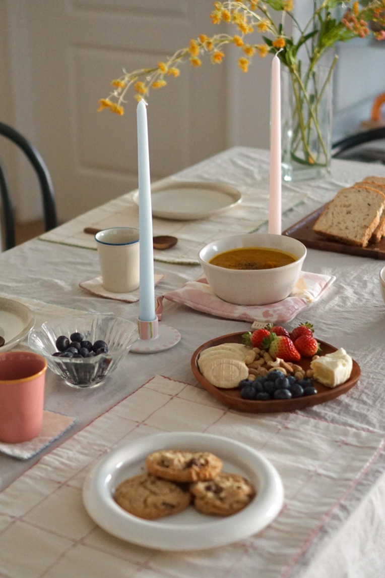 Scalloped-Edge Placemat Set