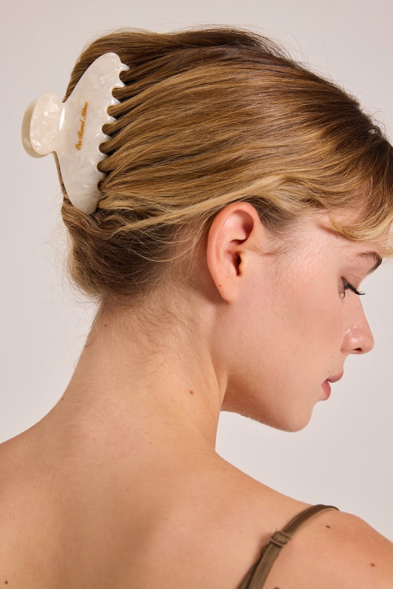 Signature Curved Hair Claw