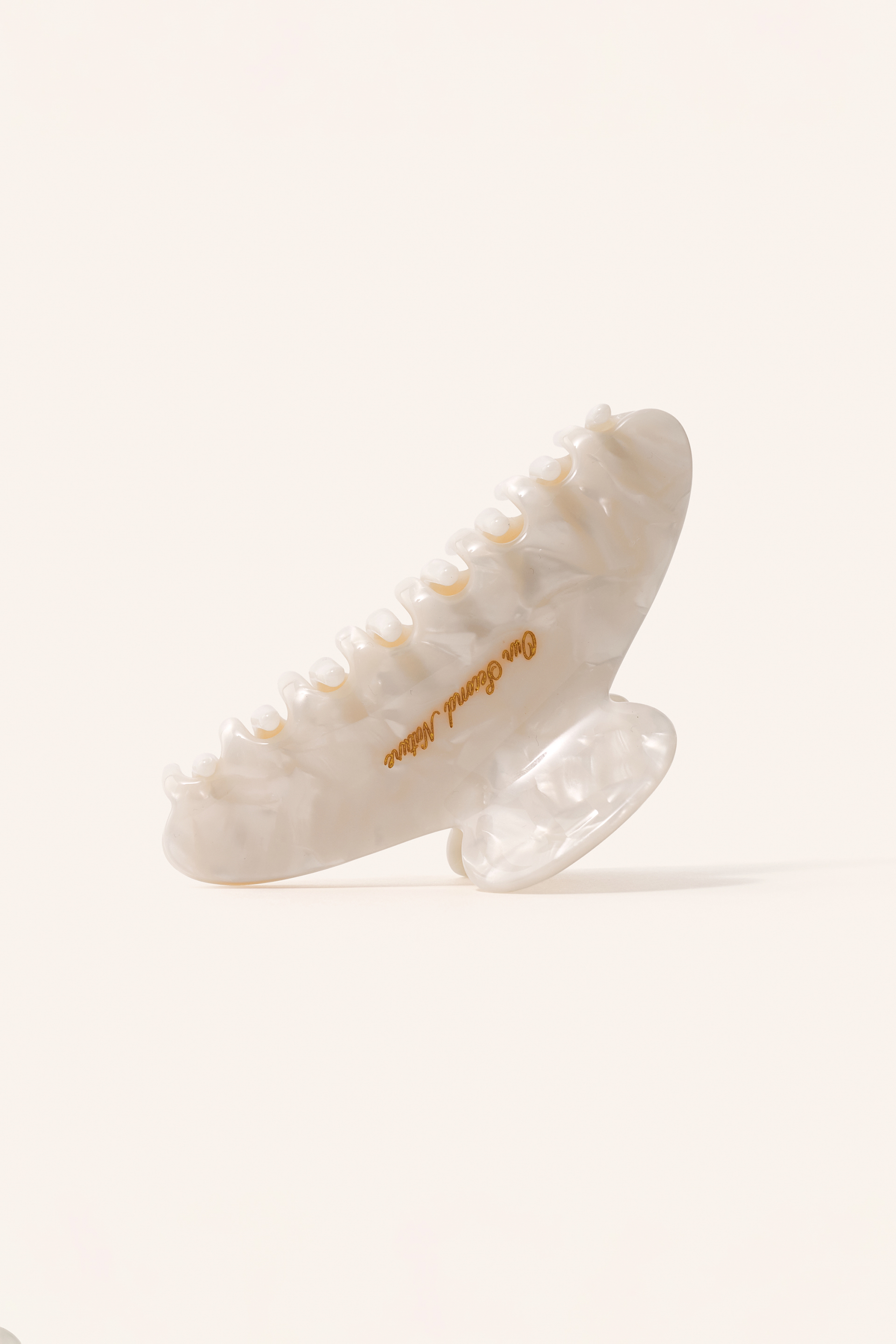 Signature Curved Hair Claw
