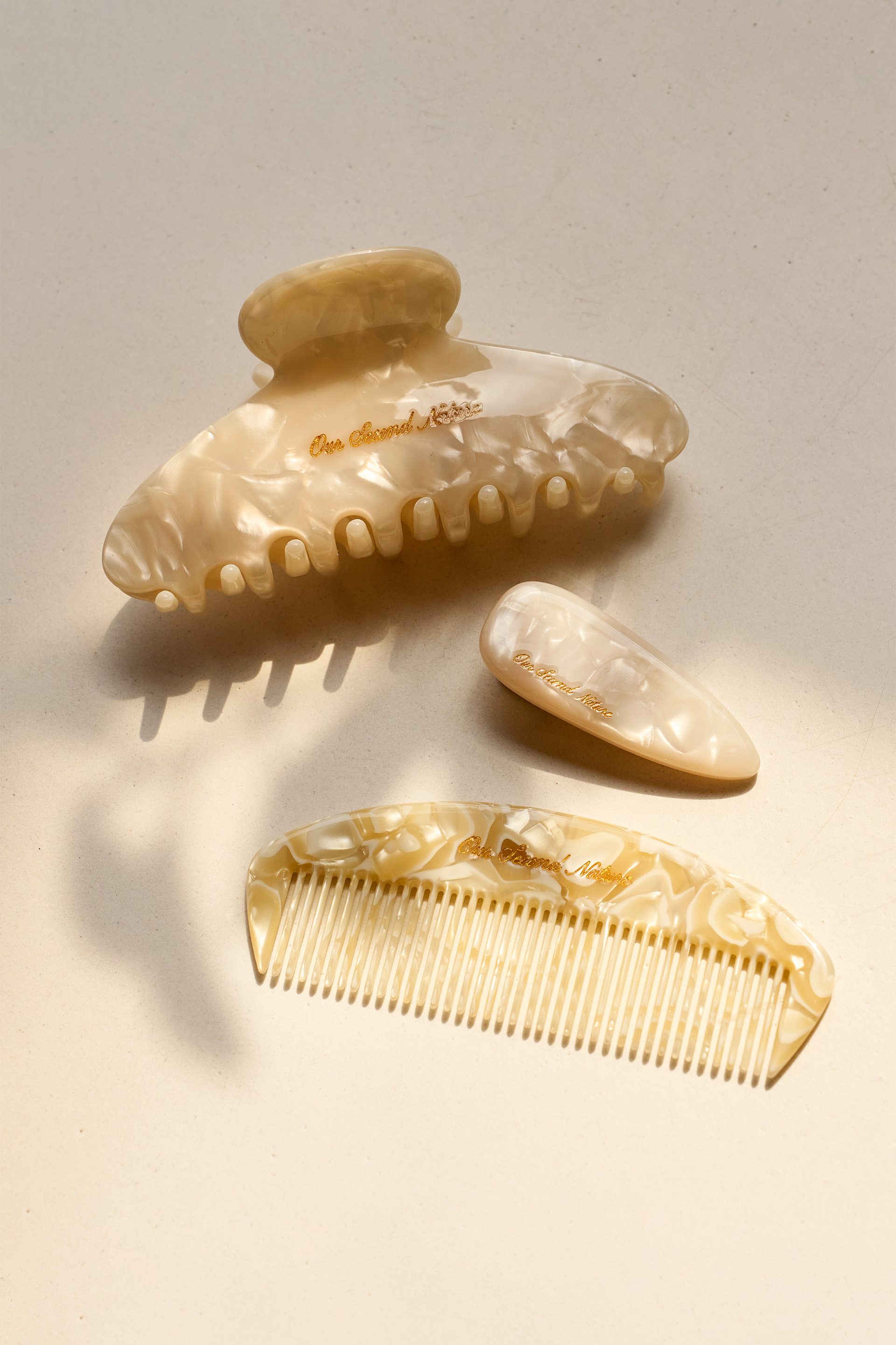 Signature Curved Hair Claw