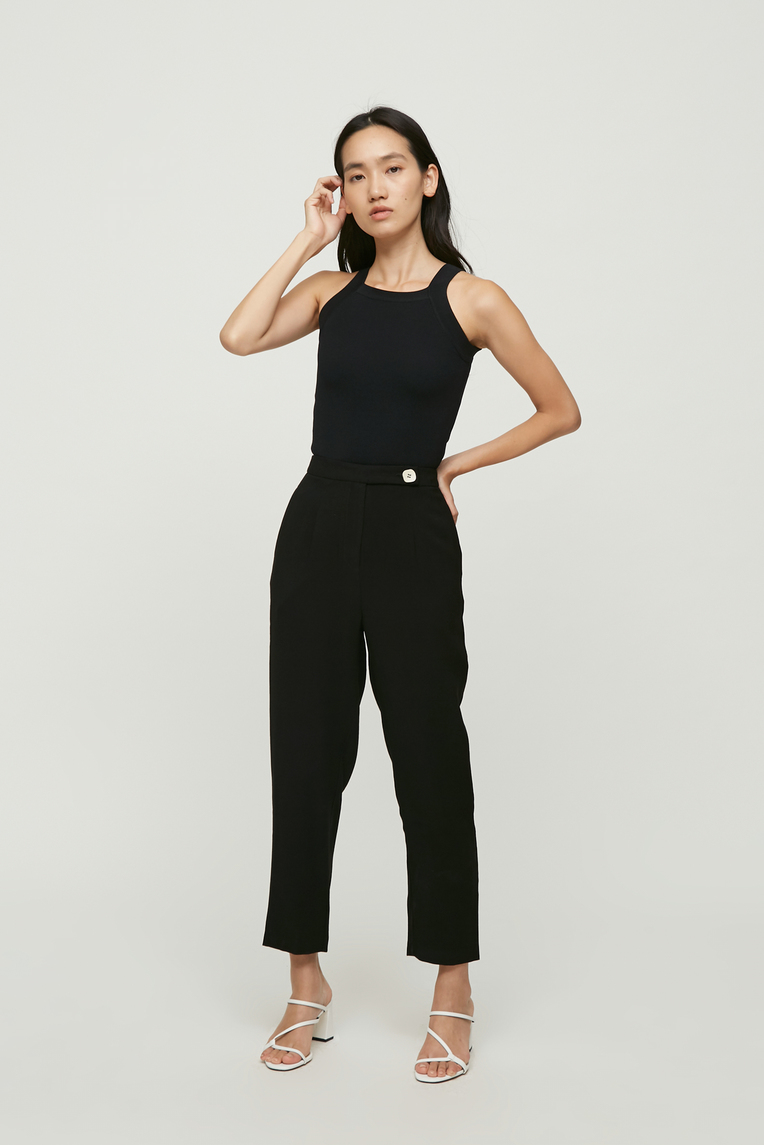 Contrast Button Tapered Pants